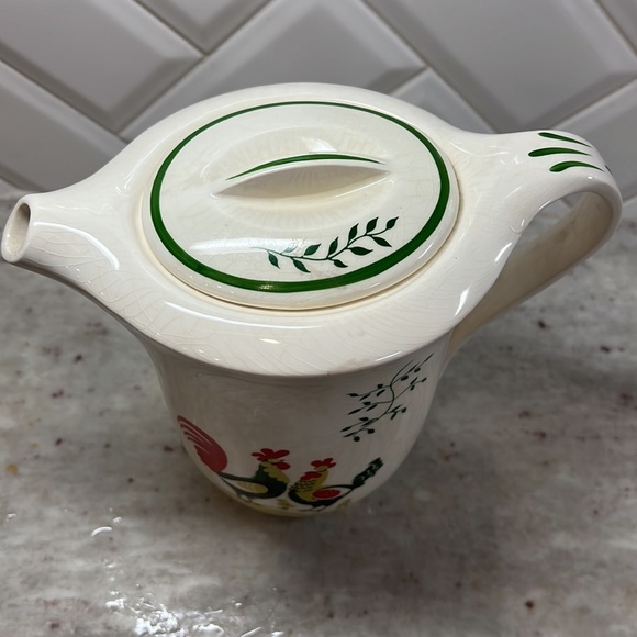 Vintage Tea Pot with Roosters - Picture 2 of 6